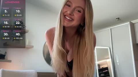 Lilah  online show from 05/21/26, 11:12