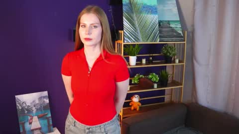 Snapshot of drewberkheimer chatting on 02/15/26, 07:51 My name is Luna online show from 02/15/26, 07:51