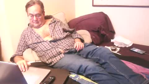 Dr. Feelgood online show from 12/16/24, 03:40