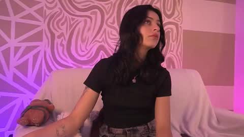 Snapshot of drieddaisy chatting on 03/04/26, 03:40 Daisy online show from 03/04/26, 03:40