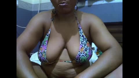 Snapshot of drippingnwet chatting on 05/16/26, 10:23 drippingnwet online show from 05/16/26, 10:23