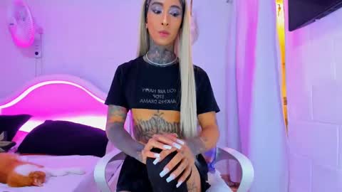 drippyorlove online show from 09/19/25, 07:36