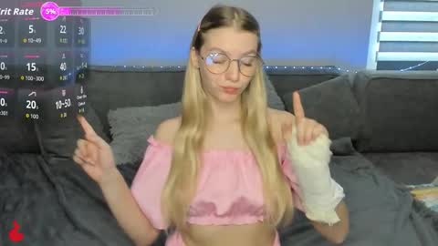 Snapshot of drivecrazy chatting on 10/03/25, 05:37 Hanna online show from 10/03/25, 05:37