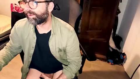 Snapshot of dubcenter chatting on 03/27/26, 08:26 dubcenter online show from 03/27/26, 08:26