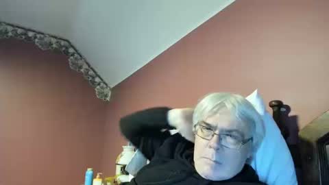 Doug online show from 10/17/25, 01:42