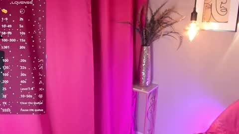 dulce__fiore07 online show from 11/19/25, 01:00