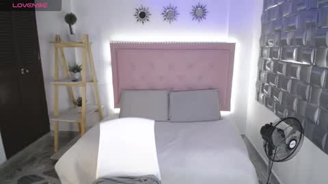 dulce__lovee online show from 11/14/25, 06:06