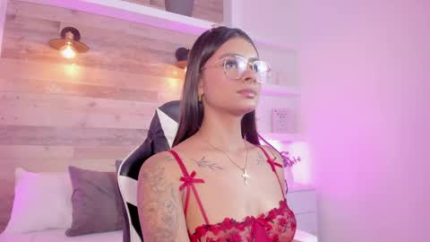 Snapshot of dulce_glow_ chatting on 05/13/26, 03:04 D U L C E online show from 05/13/26, 03:04
