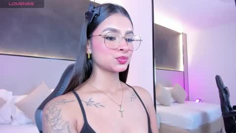 D U L C E online show from 06/10/26, 07:46