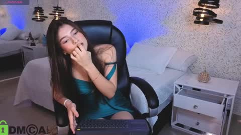 dulce_isabel_ online show from 04/01/26, 03:07