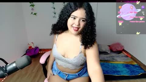 Snapshot of dulce_julieta_ chatting on 02/04/25, 07:55 Dulce online show from 02/04/25, 07:55