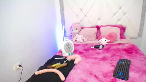 dulce_kiy online show from 12/19/25, 06:09