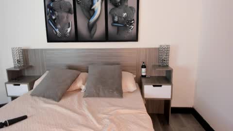 Dulce Maria online show from 04/10/26, 07:40