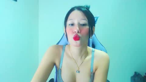 dulce_mauren online show from 11/28/25, 06:38
