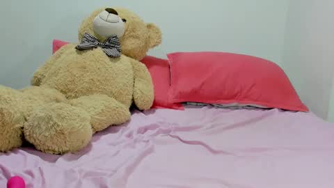 Snapshot of dulce_roberts_ chatting on 12/14/24, 04:20 Dulce online show from 12/14/24, 04:20