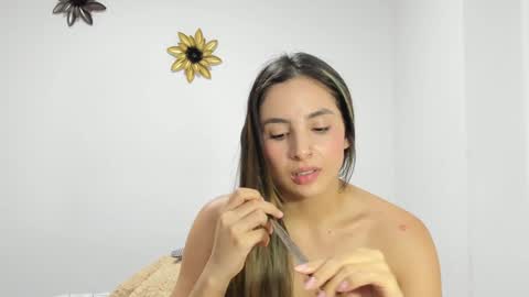 Snapshot of dulce_roberts_ chatting on 01/27/25, 05:25 Dulce online show from 01/27/25, 05:25