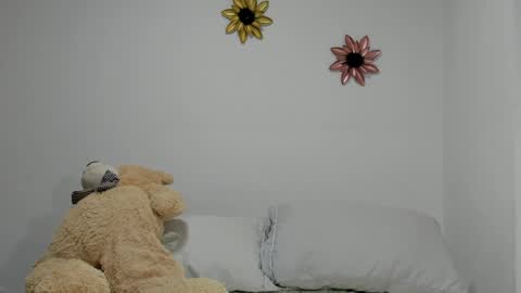 Snapshot of dulce_roberts_ chatting on 02/06/25, 01:32 Dulce online show from 02/06/25, 01:32