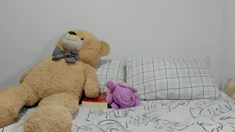 Snapshot of dulce_roberts_ chatting on 02/14/25, 03:36 Dulce online show from 02/14/25, 03:36