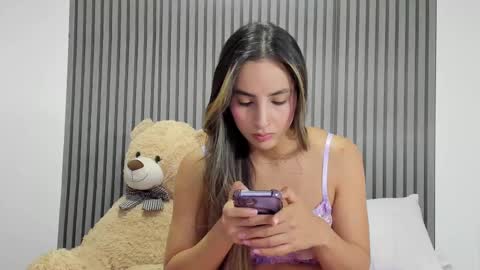 Snapshot of dulce_roberts_ chatting on 03/05/25, 01:50 Dulce online show from 03/05/25, 01:50