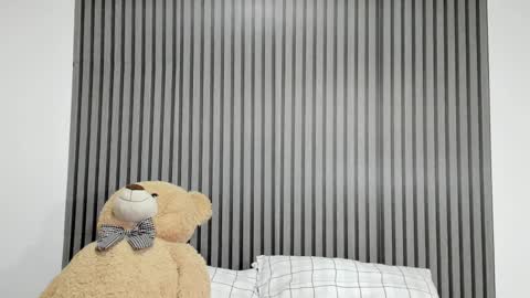 Snapshot of dulce_roberts_ chatting on 03/10/25, 02:37 Dulce online show from 03/10/25, 02:37