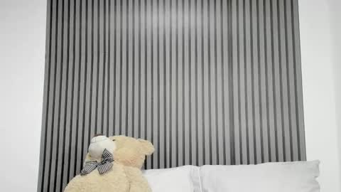 Snapshot of dulce_roberts_ chatting on 10/03/25, 01:30 Dulce online show from 10/03/25, 01:30