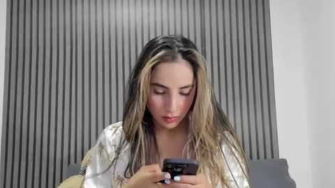 Snapshot of dulce_roberts_ chatting on 10/21/25, 10:27 Dulce online show from 10/21/25, 10:27