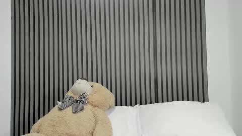 Snapshot of dulce_roberts_ chatting on 10/31/25, 01:23 Dulce online show from 10/31/25, 01:23