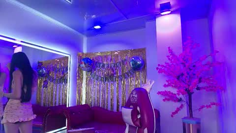 dulce_viioleta online show from 12/17/25, 11:16