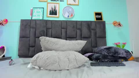 DULCE AURORA online show from 03/04/25, 05:53