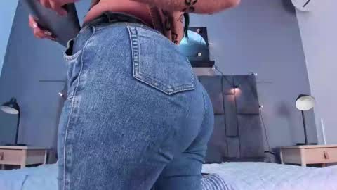 DULCE AURORA online show from 10/09/25, 03:04