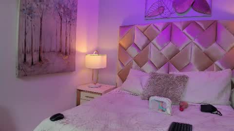 Snapshot of dulceestrella_ chatting on 07/02/26, 12:00 Dulce online show from 07/02/26, 12:00