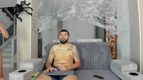 Jlozada05 online show from 10/25/25, 05:59