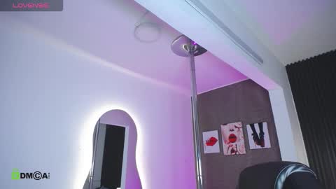 Snapshot of dulcerose01 chatting on 10/05/25, 12:31 Dulce Rose online show from 10/05/25, 12:31