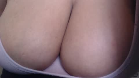Snapshot of dulcetiffanii chatting on 05/03/26, 07:53 Sofia online show from 05/03/26, 07:53