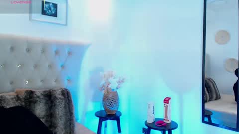 Dulcey online show from 09/20/25, 10:22