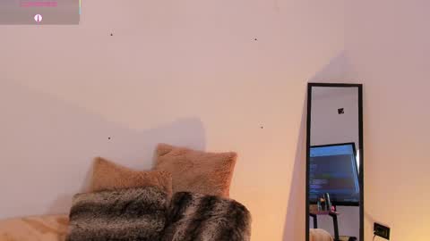 Dulcey online show from 09/21/25, 10:50