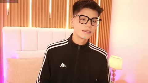 Dulcey online show from 03/25/26, 05:35