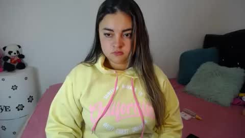 Snapshot of dumont_model chatting on 02/13/25, 07:42 Nicole   online show from 02/13/25, 07:42