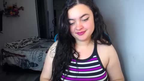 Snapshot of dumont_model chatting on 09/19/25, 06:37 Nicole   online show from 09/19/25, 06:37