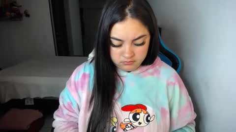 Snapshot of dumont_model chatting on 10/05/25, 08:45 Nicole   online show from 10/05/25, 08:45