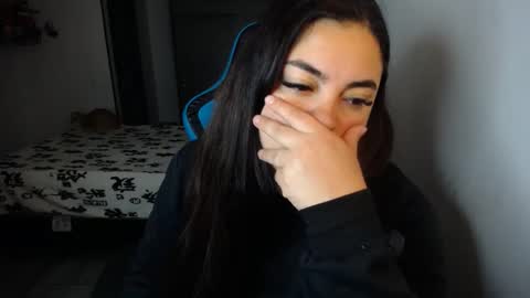 Snapshot of dumont_model chatting on 10/10/25, 01:48 Nicole   online show from 10/10/25, 01:48