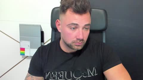 Snapshot of duncanstones chatting on 02/08/25, 10:39 DuncanStone online show from 02/08/25, 10:39