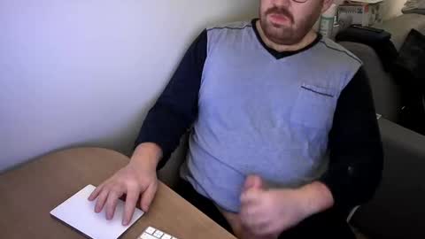 FloFrenchCurv288 online show from 02/23/26, 11:24