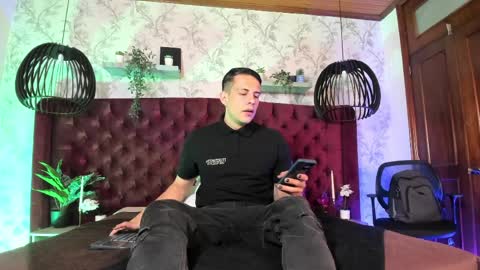 Dustin Sonne online show from 04/05/26, 03:36