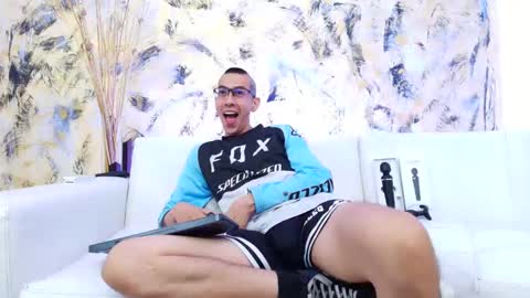 Dustin Dollin online show from 01/22/25, 06:41