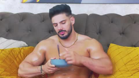 Dustin online show from 04/10/26, 05:23