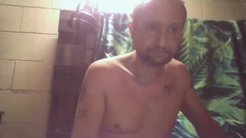 Snapshot of dustoutking855987 chatting on 05/10/26, 04:01 dustoutking855987 online show from 05/10/26, 04:01