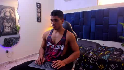 Snapshot of dustyn__michelle chatting on 05/23/26, 02:32 DUSTYN MICHELLE online show from 05/23/26, 02:32