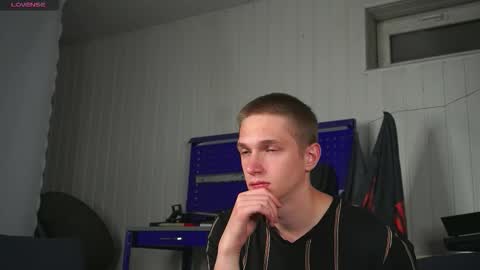 Dustyn online show from 09/29/25, 04:23