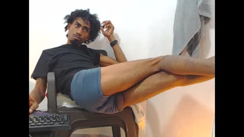 Snapshot of duvanf18 chatting on 05/04/26, 03:41 Elburrito online show from 05/04/26, 03:41